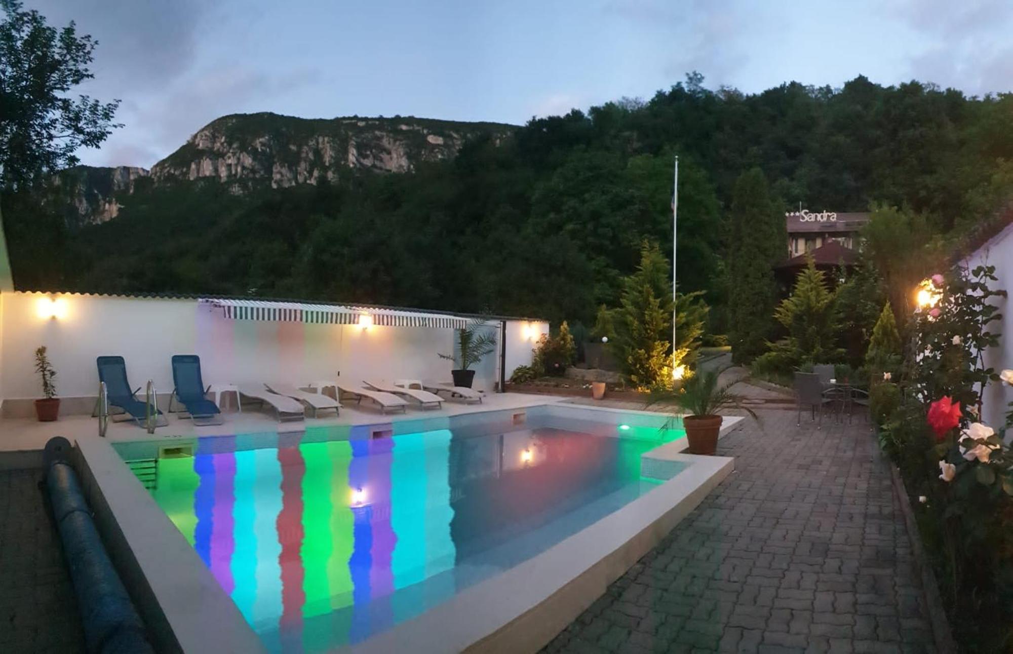 Cazare Casa Sandra Băile Herculane エクステリア 写真